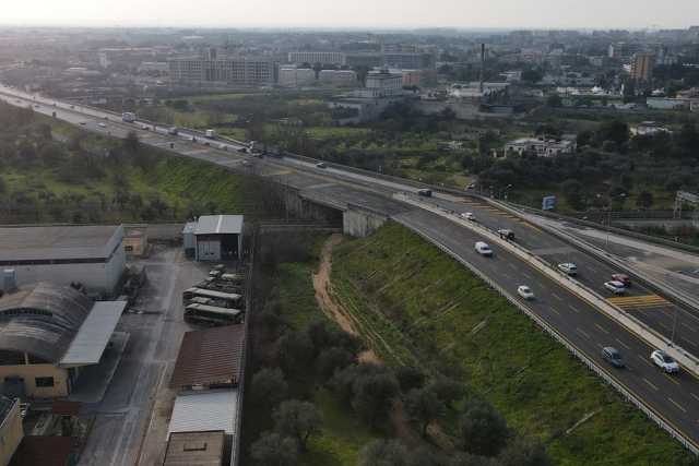 Bari, la storia della Statale 16 sud: negli anni 80 e 90 fu definita la "strada della morte"
